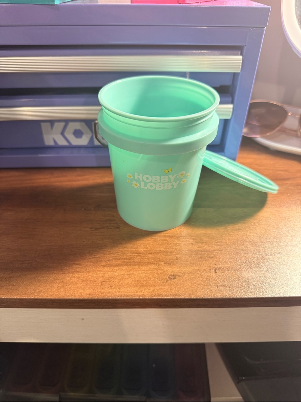 Hobby Lobby Mint Green Plastic Storage Cup with Lid